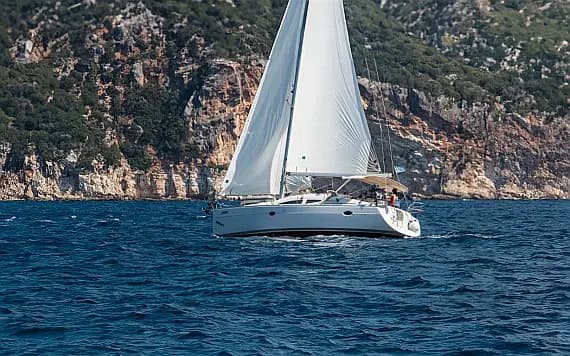 Elan 38 in Preveza Marina - image 1