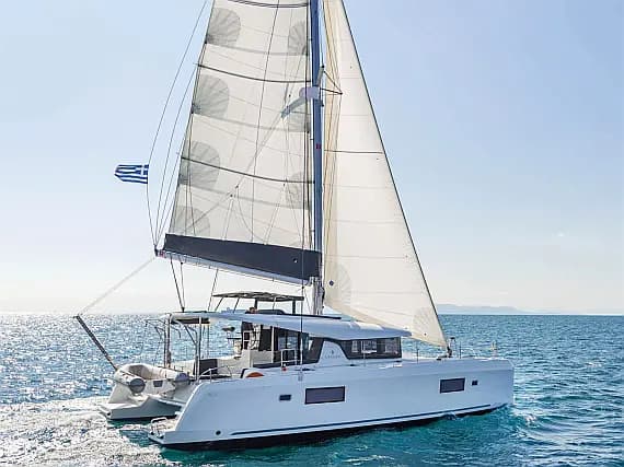 Lagoon 42 in Lavrion / Olympic Marina - image 1