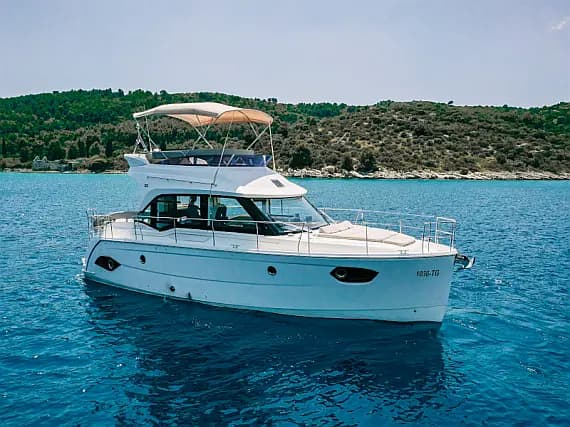 Bavaria E40 Fly in Seget Donji / Marina Baotić - image 1
