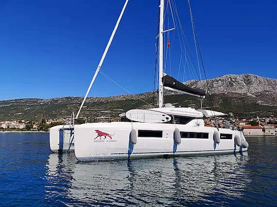 Lagoon 50 in Kaštel Gomilica / Marina Kaštela - image 1