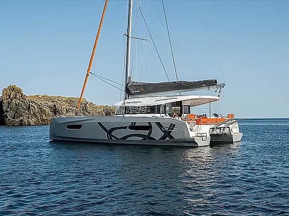 Excess 14 in Seget Donji / Marina Baotić - image 1