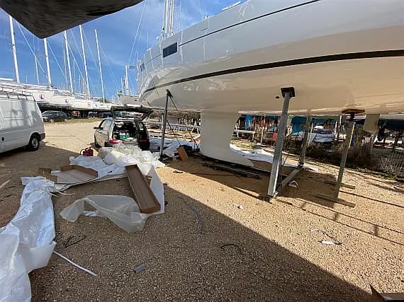 Oceanis 41.1 in Lefkada / D-Marin Marina Lefkas - image 1
