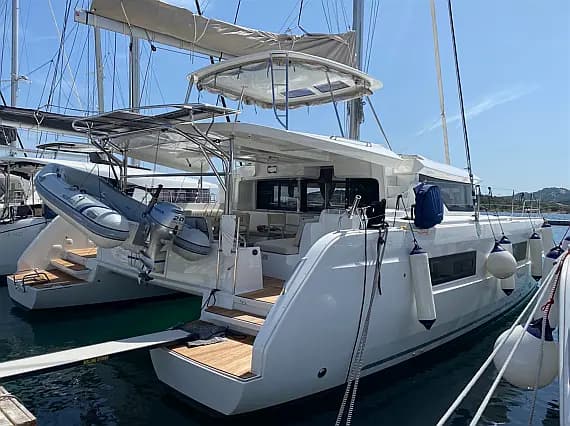 Lagoon 46 in Salerno / Marina d'Arechi - image 1