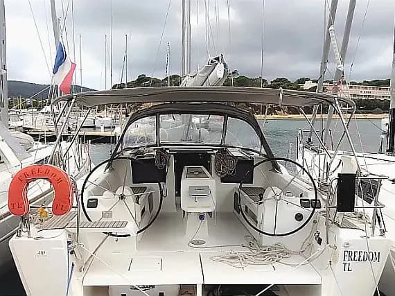 Dufour 410 Grand Large in Athens / Alimos Marina - image 1
