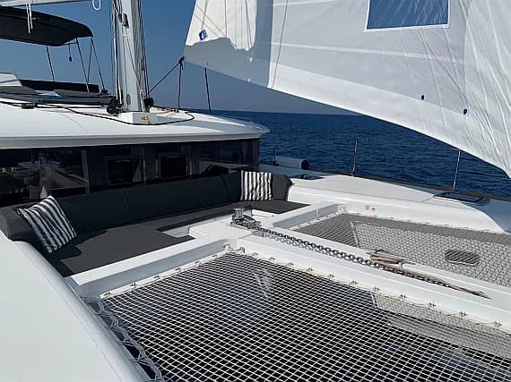 Lagoon 450 in Sardinia / Portisco / Cala dei Sardi - image 1