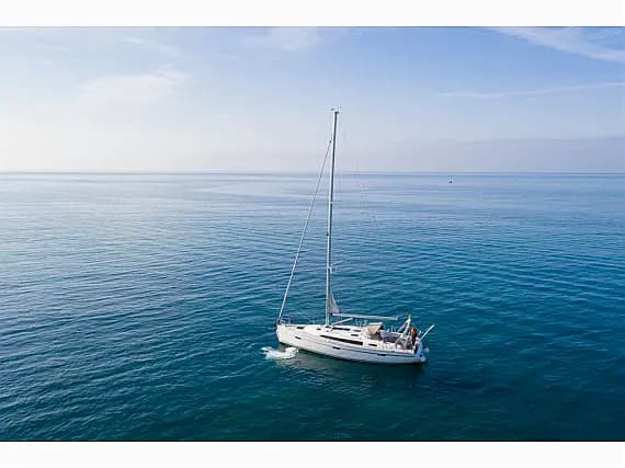 Bavaria Cruiser 41 in San Vincenzo / Marina di San Vincenzo - image 1