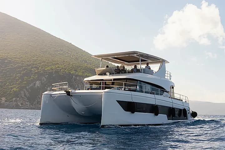 Aventura 50 MY in Athens / Alimos Marina - image 1
