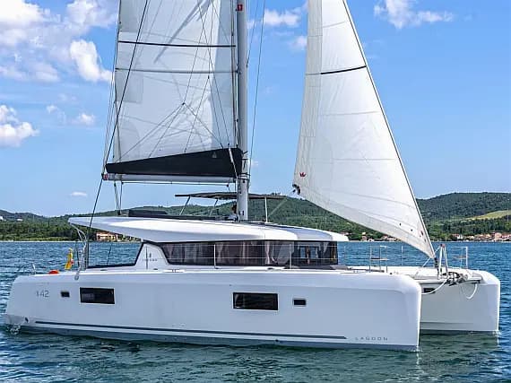 Lagoon 42 in San Vincenzo / Marina di San Vincenzo - image 1
