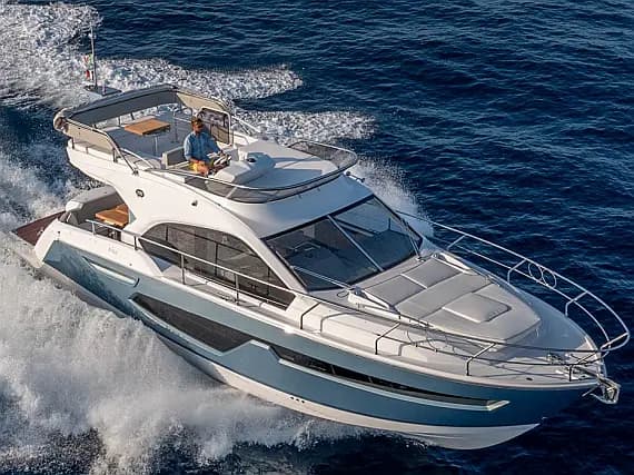 Sessa Fly 42 in Sukošan / D-Marin Dalmacija Marina - image 1