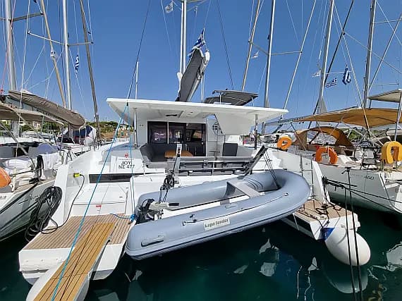 Isla 40 in Lavrion / Olympic Marina - image 1