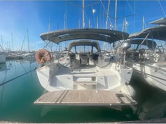Oceanis 41.1 in Lefkada / D-Marin Marina Lefkas - image 1