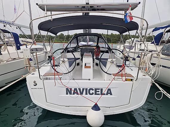 Oceanis 34.1 in Medulin / Marina Medulin - image 1