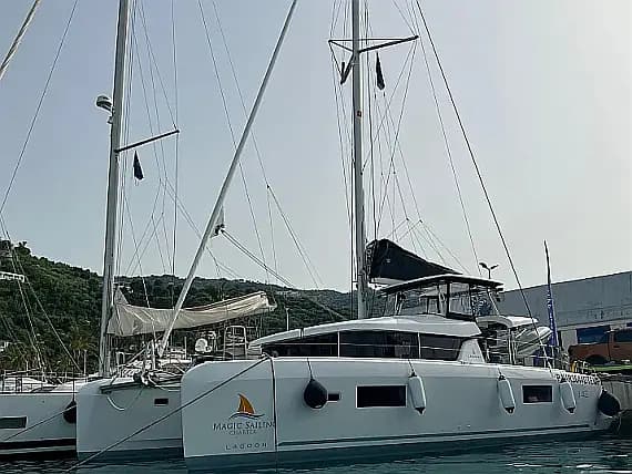 Lagoon 42 in Sicily / Capo d'Orlando Marina - image 1