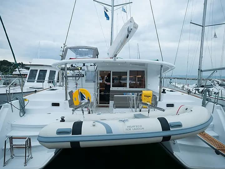 Lagoon 400 S2 in Nikiti - Chalkidiki / Nikiti - image 1