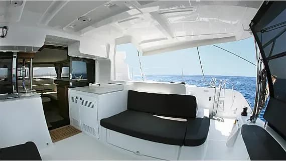 Lagoon 46 in Piraeus / Marina Zeas - image 1