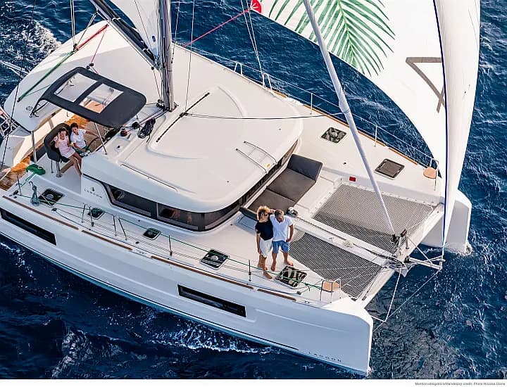 Lagoon 40 in Lavrion Main Port - image 1