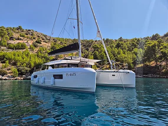 Lagoon 43 in Seget Donji / Marina Baotić - image 1