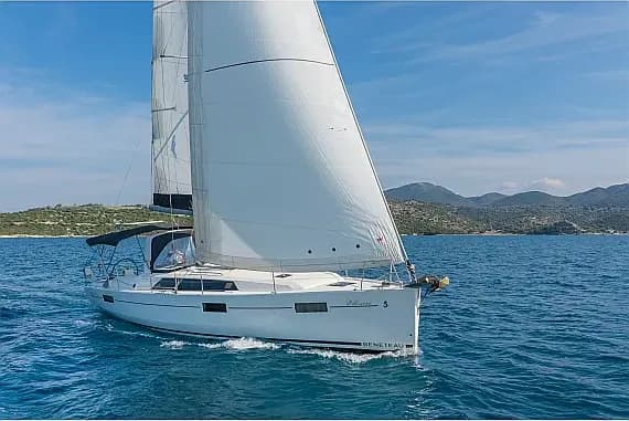 Oceanis 41.1 in Lefkada / D-Marin Marina Lefkas - image 1