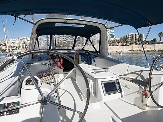 Oceanis 50 in Lefkada / D-Marin Marina Lefkas - image 1