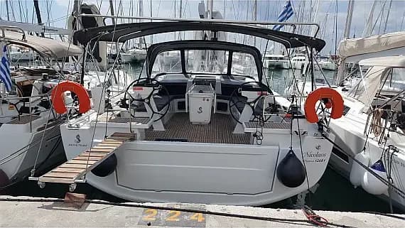 Oceanis 51.1 in Mykonos / Tourlos Marina - image 1