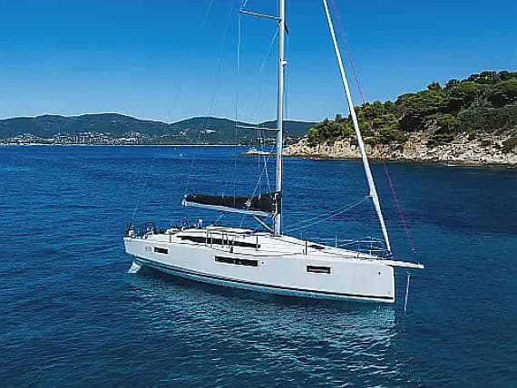 Sun Odyssey 415 in Pula / Tehnomont Marina Veruda - image 1