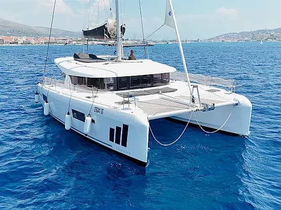 Lagoon 42 in Seget Donji / Marina Baotić - image 1