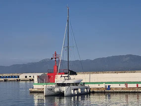 Lagoon 40 in Dubrovnik / Marina Frapa Dubrovnik - image 1