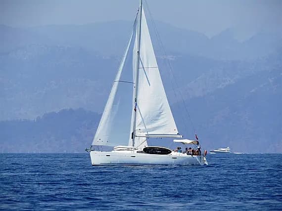 Oceanis 43 in Fethiye / Ece Marina - image 1