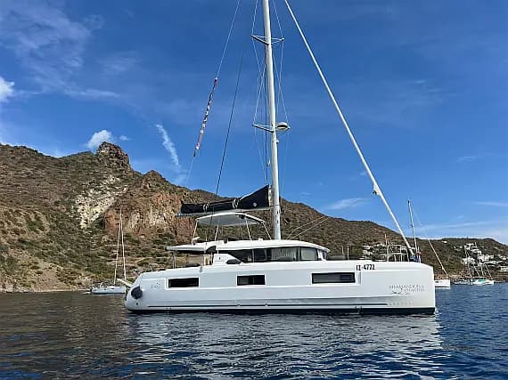 Lagoon 46 in Sicily / Capo d'Orlando Marina - image 1