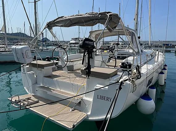 Oceanis 51.1 in Sicily / Capo d'Orlando Marina - image 1
