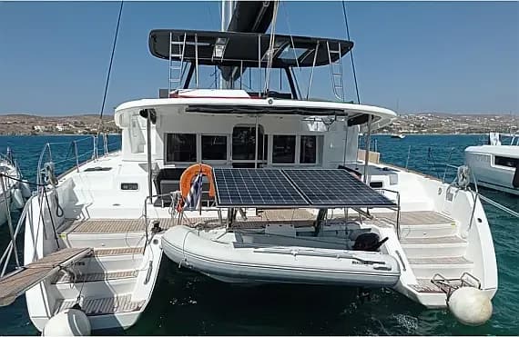 Lagoon 450 Fly in Athens / Alimos Marina - image 1