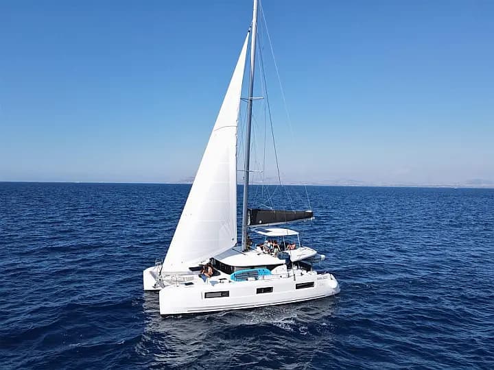 Lagoon 46 in Sicily / Capo d'Orlando Marina - image 1