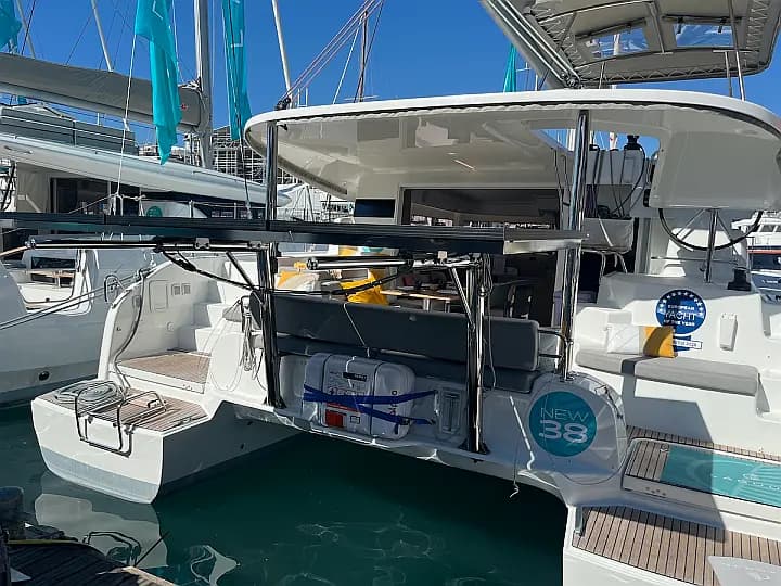 Lagoon 38 in Lefkada / Port of Lefkas - image 1