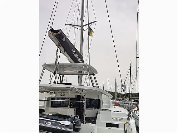 Lagoon 46 in Lavrion / Olympic Marina - image 1