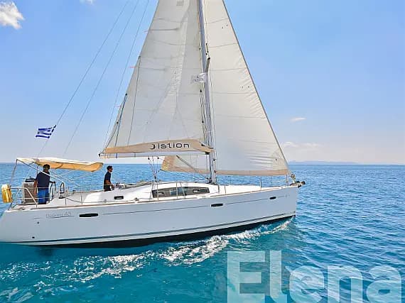 Oceanis 43 in Athens / Alimos Marina - image 1