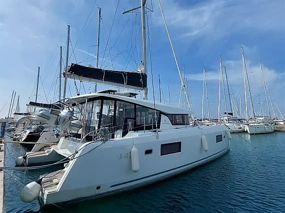 Lagoon 42 in Sukošan / D-Marin Dalmacija Marina - image 1