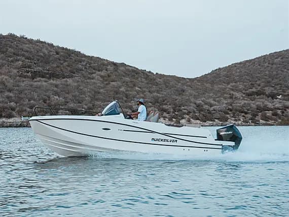 Quicksilver Activ 755 Sundeck in Trogir / Park Žudika - image 1