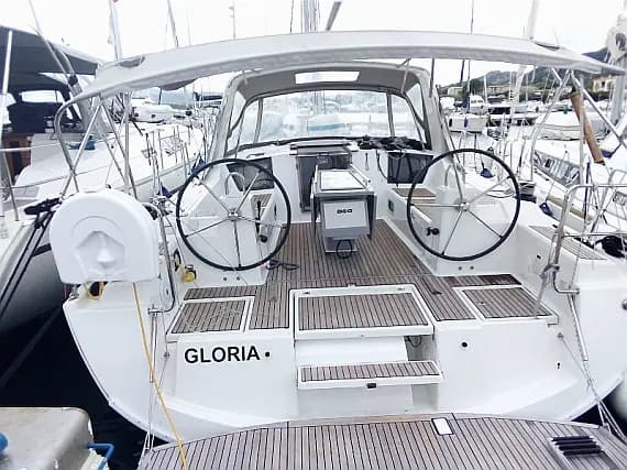 Oceanis 41.1 in Puntone / Marina di Scarlino - image 1