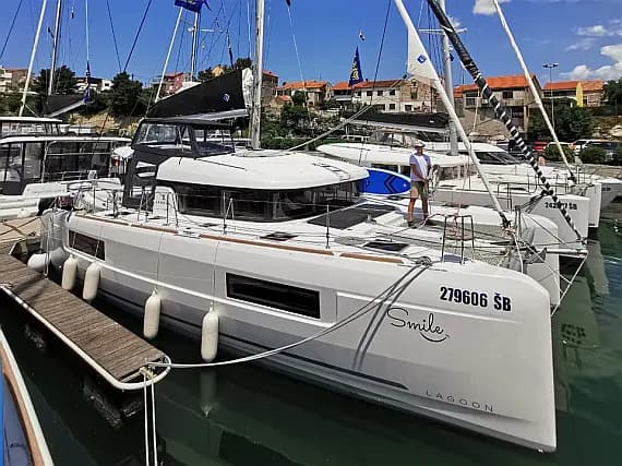 Lagoon 40 in Šibenik / D-Marin Marina Mandalina - image 1