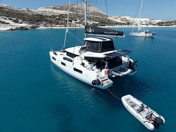 Lagoon 46 in Paros port - image 1