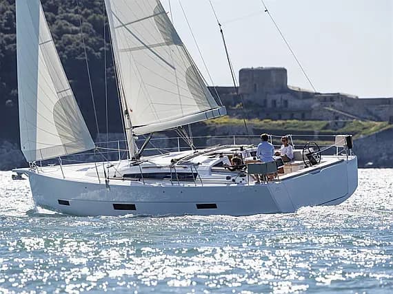 Dufour 430 in Šibenik / D-Marin Marina Mandalina - image 1