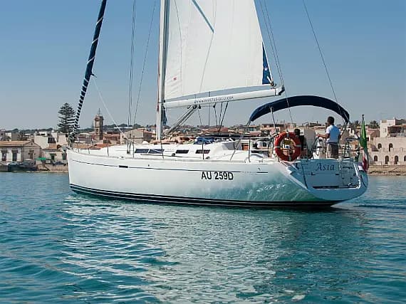 Dufour 455 in Sicily / Ragusa / Marina di Ragusa - image 1