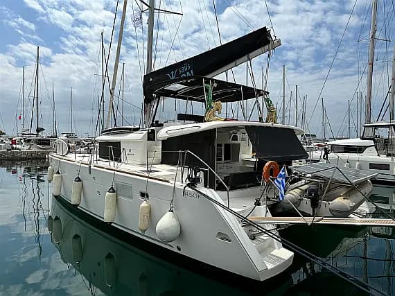 Lagoon 450 Fly in Athens / Alimos Marina - image 1