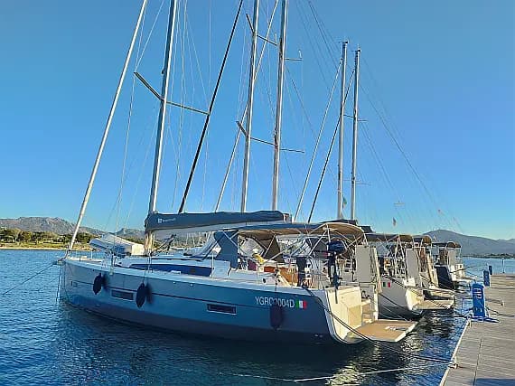 Dufour 430 in Sardinia / Portisco / Marina di Portisco - image 1