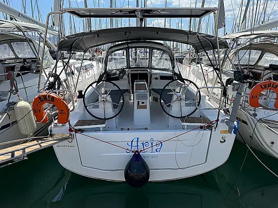 Oceanis 34.1 in Athens / Alimos Marina - image 1