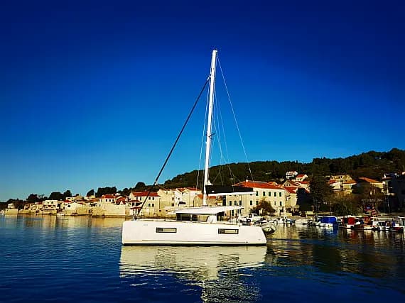 Lagoon 40 in Sukošan / D-Marin Dalmacija Marina - image 1