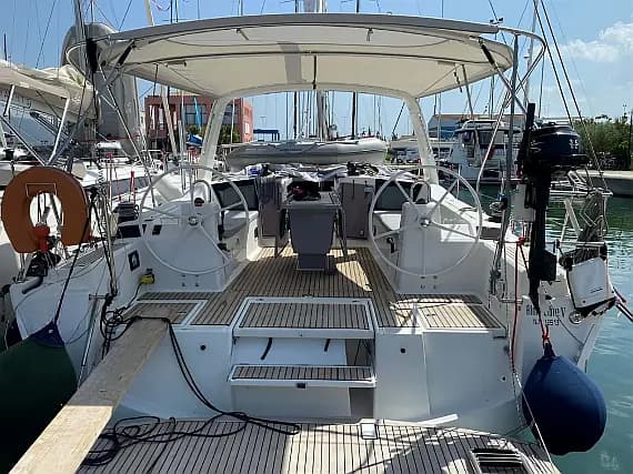 Oceanis 41.1 in Lefkada / D-Marin Marina Lefkas - image 1