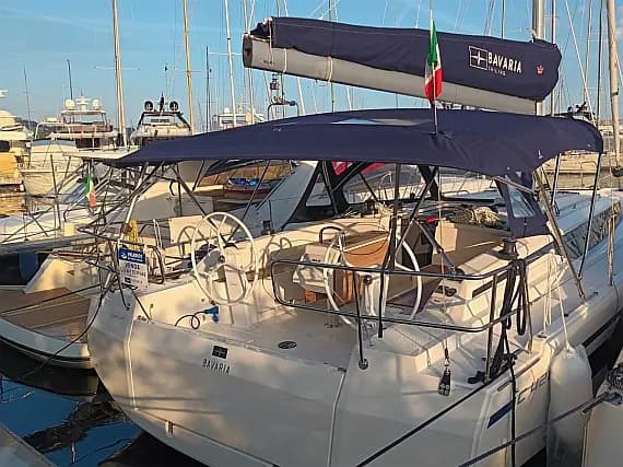 Bavaria C42 in Vibo Marina - image 1