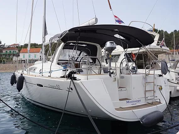 Oceanis 50 Family in Šolta / Rogač - image 1