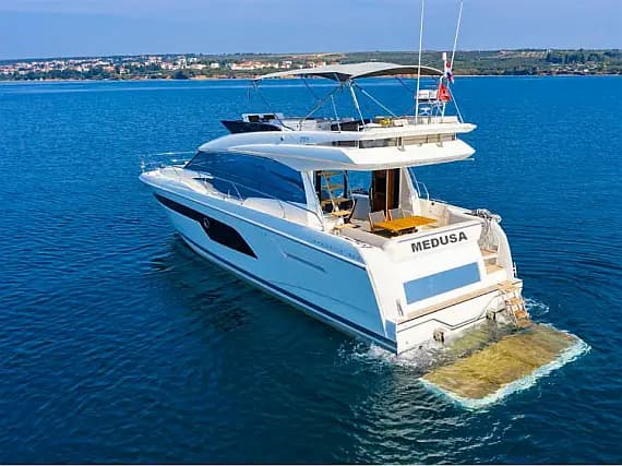 Prestige 520 Fly in Split / ACI Marina Split - image 1